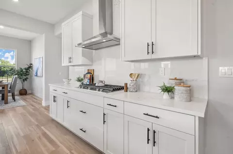 Kitchen - 903 River Bend Dr, Lathrop, CA 95330 photo 6 of 9