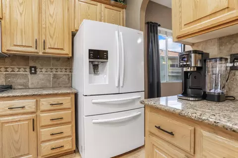 Kitchen - 2351 Robert Gabriel Dr, Tracy, CA 95377 photo 4 of 4