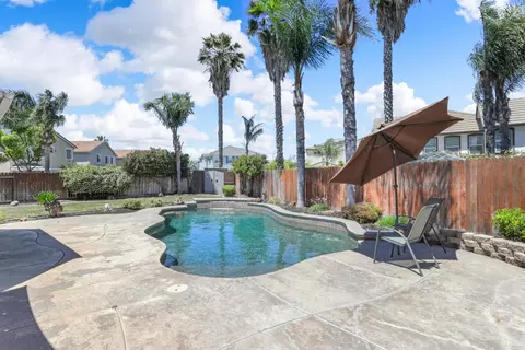 Exterior - 2351 Robert Gabriel Dr, Tracy, CA 95377 photo 4 of 9