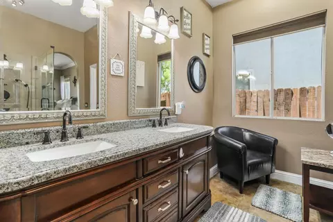 Bath - 2351 Robert Gabriel Dr, Tracy, CA 95377 photo 3 of 3