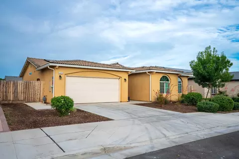 1315 Roma St, Madera, CA 93637 photo 2