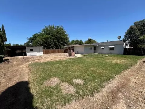 Exterior - 1071 Laurel Ave, Gustine, CA 95322 photo 6 of 10