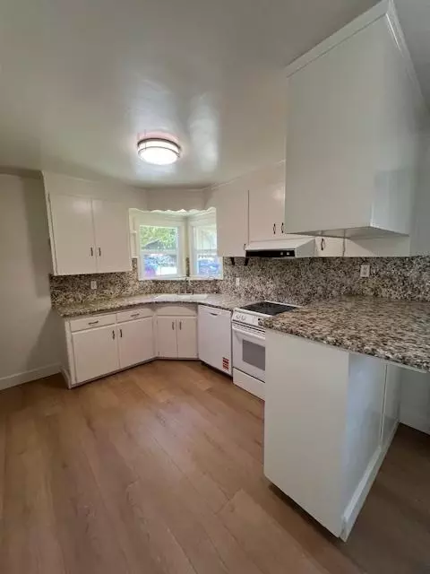 Kitchen - 1071 Laurel Ave, Gustine, CA 95322 photo 1 of 3