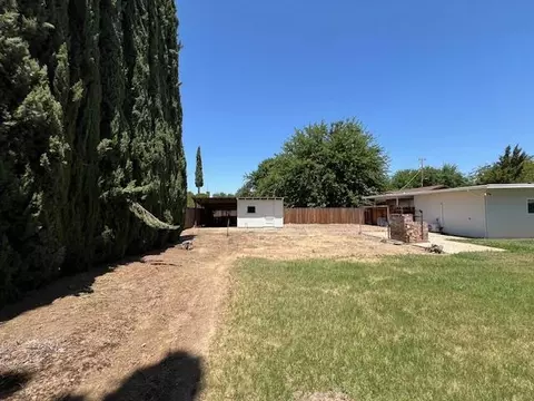 Exterior - 1071 Laurel Ave, Gustine, CA 95322 photo 7 of 10