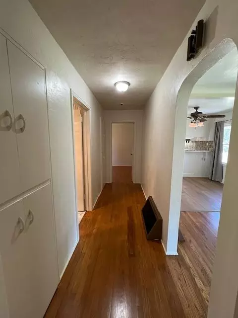 Entry Way - 1071 Laurel Ave, Gustine, CA 95322 photo 1 of 2