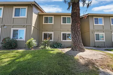455 Cherry Ln #C, Manteca, CA 95337 photo 4