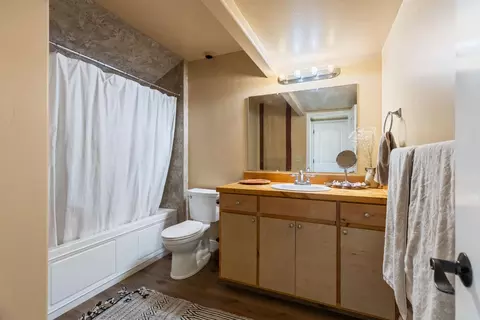 Bath - 11318 Wolf Rd, Grass Valley, CA 95949 photo 7 of 7