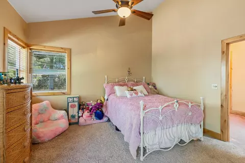Bedroom - 11318 Wolf Rd, Grass Valley, CA 95949 photo 6 of 8