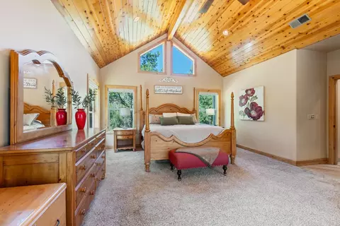 Bedroom - 11318 Wolf Rd, Grass Valley, CA 95949 photo 1 of 8