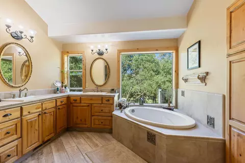 Bath - 11318 Wolf Rd, Grass Valley, CA 95949 photo 1 of 7