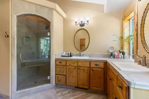 Bath - 11318 Wolf Rd, Grass Valley, CA 95949 photo 2 of 7