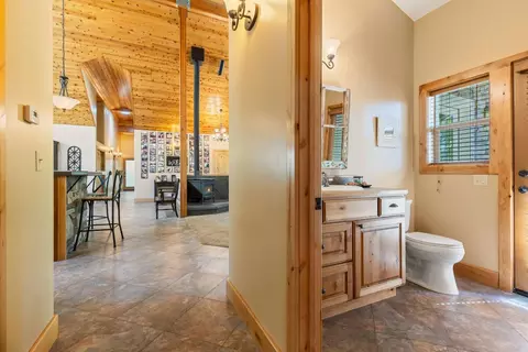Entry Way - 11318 Wolf Rd, Grass Valley, CA 95949 photo 3 of 4