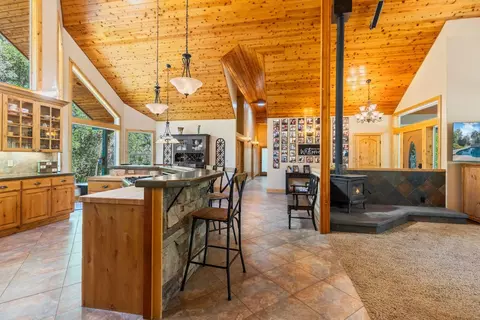 Entry Way - 11318 Wolf Rd, Grass Valley, CA 95949 photo 4 of 4