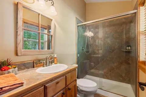 Bath - 11318 Wolf Rd, Grass Valley, CA 95949 photo 5 of 7