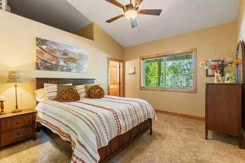 Bedroom - 11318 Wolf Rd, Grass Valley, CA 95949 photo 4 of 8