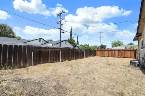 Exterior - 931 E North, Manteca, CA 95336 photo 7 of 7