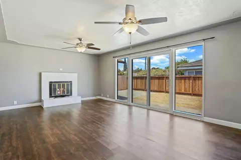 Living - 931 E North, Manteca, CA 95336 photo 2 of 6