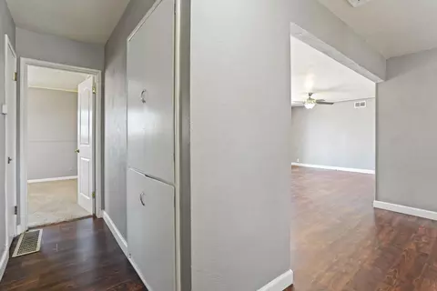 Entry Way - 931 E North, Manteca, CA 95336 photo 2 of 2