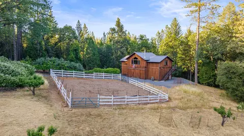 Exterior - 5860 Shoo Fly Rd, Placerville, CA 95667 photo 2 of 37
