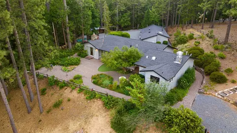 Exterior - 5860 Shoo Fly Rd, Placerville, CA 95667 photo 6 of 37