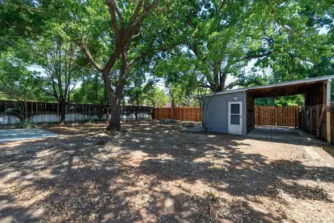 Exterior - 704 Edison Ave, Modesto, CA 95350 photo 10 of 17