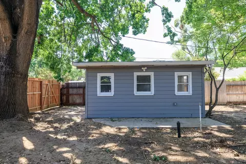 Exterior - 704 Edison Ave, Modesto, CA 95350 photo 16 of 17