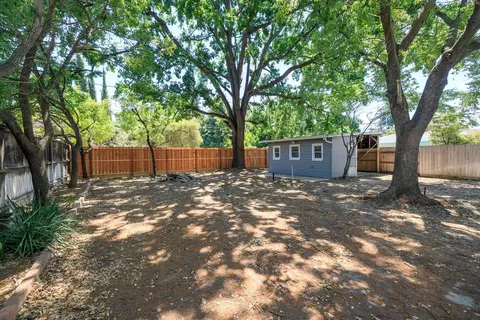Exterior - 704 Edison Ave, Modesto, CA 95350 photo 11 of 17