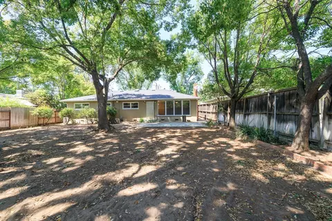 Exterior - 704 Edison Ave, Modesto, CA 95350 photo 14 of 17