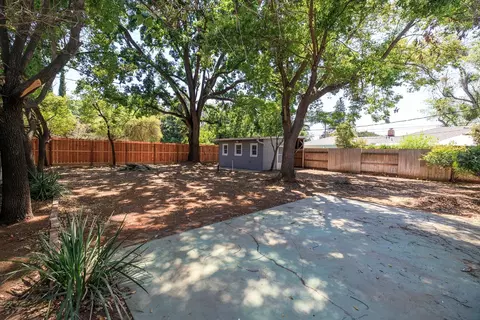 Exterior - 704 Edison Ave, Modesto, CA 95350 photo 7 of 17