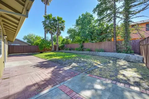 Exterior - 2830 Lincoln Blvd, Tracy, CA 95376 photo 4 of 8