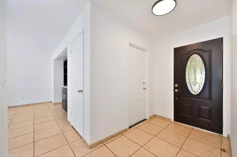 Entry Way - 2830 Lincoln Blvd, Tracy, CA 95376 photo 4 of 5