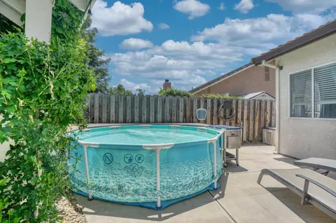 Exterior - 1182 Eastburg Ct, Ripon, CA 95366 photo 11 of 19