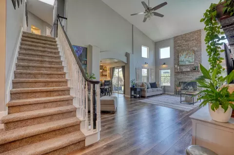 Entry Way - 1182 Eastburg Ct, Ripon, CA 95366 photo 7 of 11
