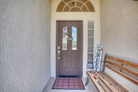 Entry Way - 1182 Eastburg Ct, Ripon, CA 95366 photo 2 of 11