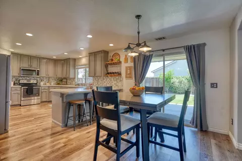Dining - 1182 Eastburg Ct, Ripon, CA 95366 photo 1 of 3