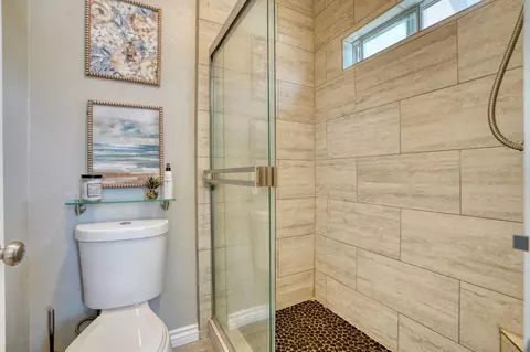 Bath - 1182 Eastburg Ct, Ripon, CA 95366 photo 4 of 8