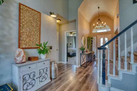 Entry Way - 1182 Eastburg Ct, Ripon, CA 95366 photo 8 of 11