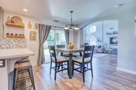 Dining - 1182 Eastburg Ct, Ripon, CA 95366 photo 3 of 3