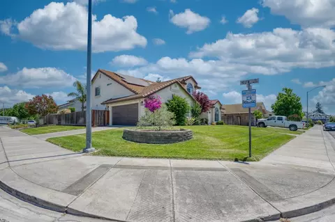 Exterior - 1182 Eastburg Ct, Ripon, CA 95366 photo 3 of 19