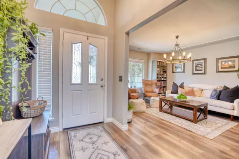 Entry Way - 1182 Eastburg Ct, Ripon, CA 95366 photo 3 of 11