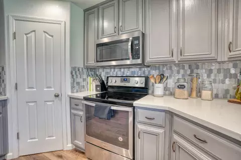 Kitchen - 1182 Eastburg Ct, Ripon, CA 95366 photo 5 of 5