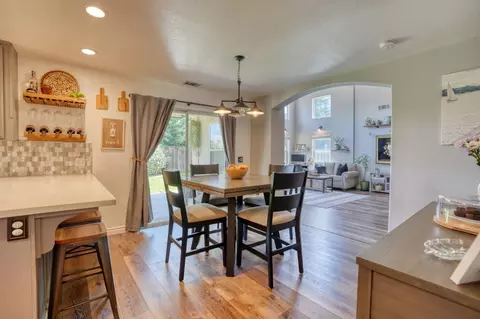 Dining - 1182 Eastburg Ct, Ripon, CA 95366 photo 2 of 3