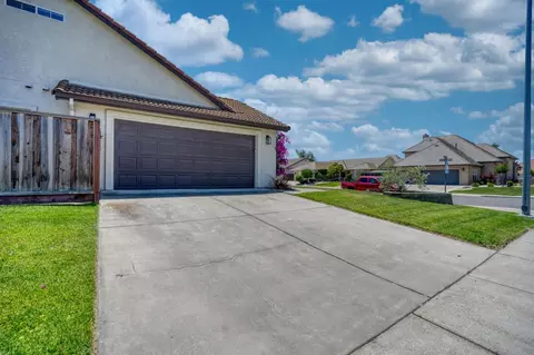 Exterior - 1182 Eastburg Ct, Ripon, CA 95366 photo 5 of 19