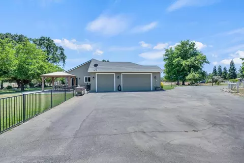 Exterior - 8731 Dillard Rd, Wilton, CA 95693 photo 12 of 18