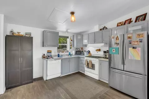 Kitchen - 8731 Dillard Rd, Wilton, CA 95693 photo 8 of 9