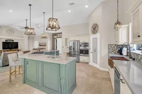 Kitchen - 8731 Dillard Rd, Wilton, CA 95693 photo 6 of 9