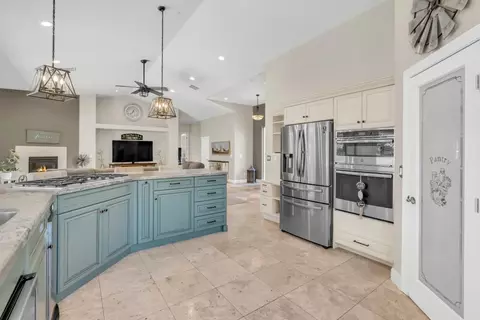 Kitchen - 8731 Dillard Rd, Wilton, CA 95693 photo 3 of 9