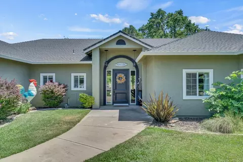 Exterior - 8731 Dillard Rd, Wilton, CA 95693 photo 4 of 18