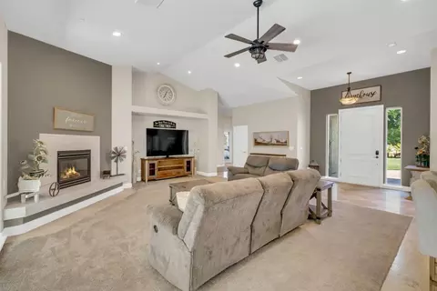 Living - 8731 Dillard Rd, Wilton, CA 95693 photo 1 of 3