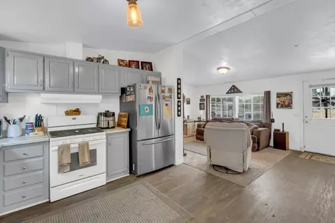 Kitchen - 8731 Dillard Rd, Wilton, CA 95693 photo 9 of 9